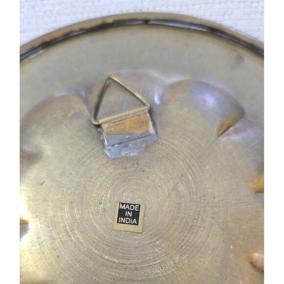 Vintage Brass Peacock Wall Plate With Blue & Red Detailing 6"W - Picture 4 of 5